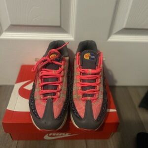 Nike Kids Sneakers Pink and Black